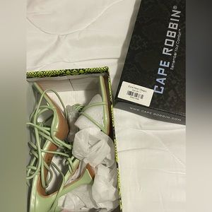 Cape robin heel size 7 green